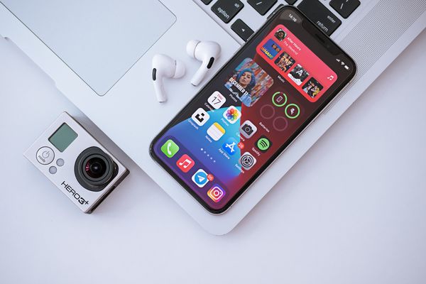 iPhone met batterij-widget AirPods