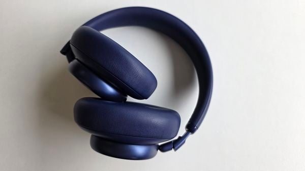 JBL is tegenwoordig in elke prijscategorie thuis. Met de JBL Live 780NC zet het bedrijf zich zelfverzekerd in de midrange-categorie koptelefoons, maar pakt dat ook goed uit?