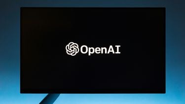OpenAI stopt met het online trainen van de krachtigste modellen die het bedrijf maakt. Dat heeft het besloten na een reeks incidenten waarbij AI-agents uitbraken.