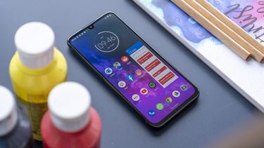 Motorola One Zoom review uitgelicht
