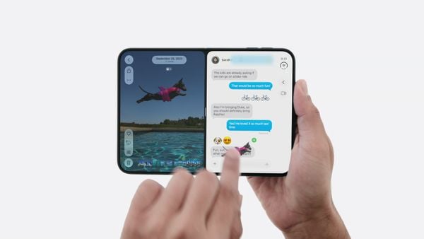 iPhone Duo open
