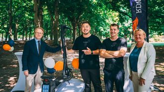 Dit is de eerste elektrische step die legaal in Nederland mag rijden