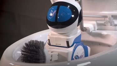 Bizarre robot die toilet schoonmaakt is de puurste vorm van luiheid