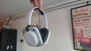 Je kunt met de Headphones (a) dus dagenlang flaneren op straat, al dan wel met iets meer plastic in bouw en geluid.