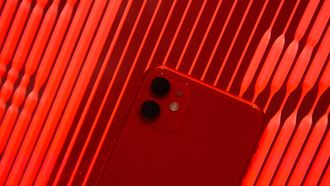 Rode iPhone 11 achterkant