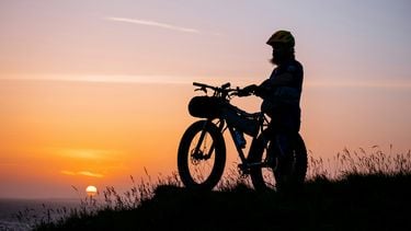 Goedkope elektrische fiets is levensgevaarlijk volgens Amerikaanse NVWA: fatbike kan spontaan in brand vliegen