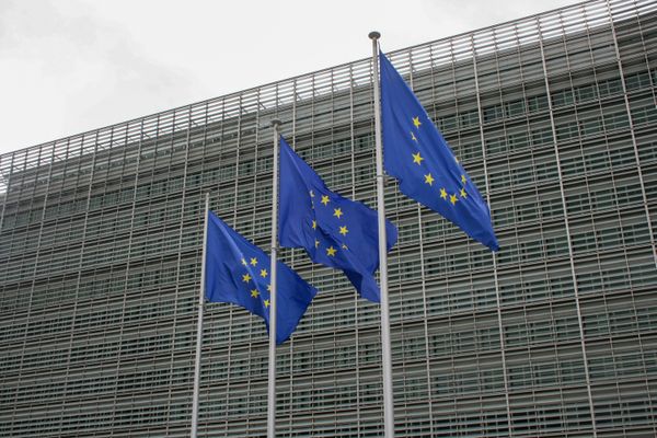 Er klinkt kritiek van de Europese Commissie op Bluesky, dat steeds populairder wordt als alternatief voor X.