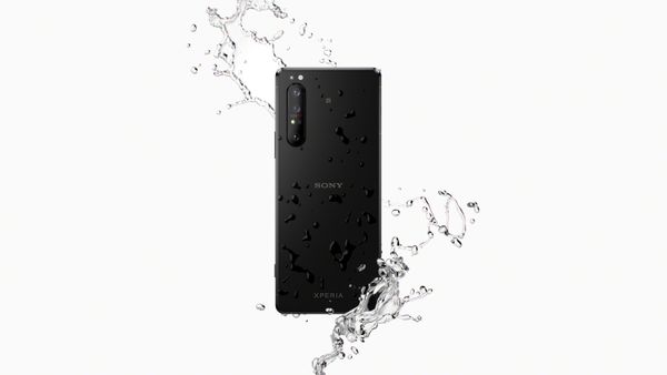 Sony Xperia 1 II water Android