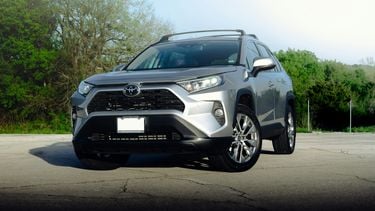 De meest gestolen auto van Nederland is al langere tijd de Toyota RAV4. Daar wil de Japanse autobouwer nu met een nieuwe softwarefunctie verandering in brengen.