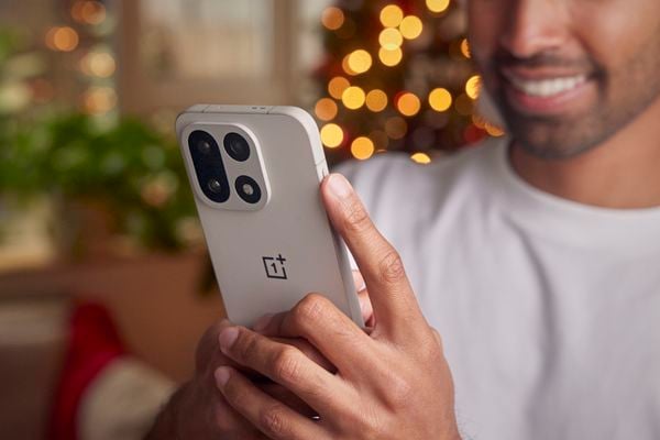 OnePlus 15 onthuld: sneller, slimmer en compleet vernieuwd
