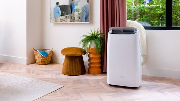 De stekkers van deze apparaten moet je altijd eruit trekken als je weg gaat