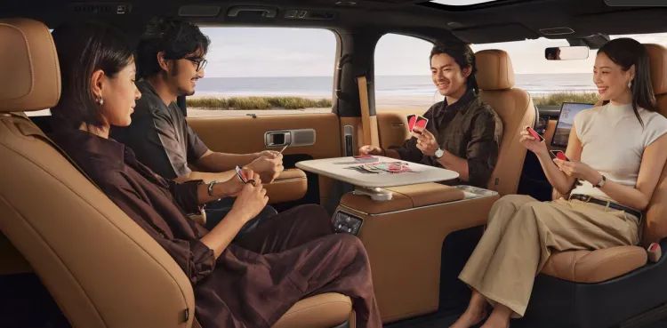 De elektrische auto wordt steeds meer een rijdende woonkamer. Xiaomi wil daarop inhaken met deze nieuwe SUV.