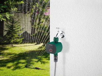 de tuin in met action lidl van 2 in 1 barbecue tot slimme tuinsproeier