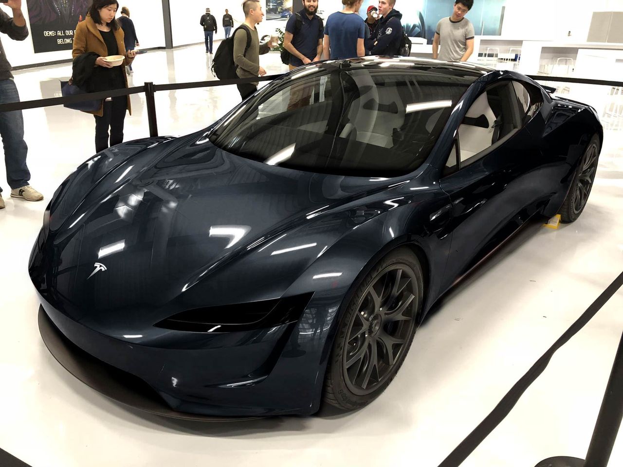 Tesla Roadster 2020 imponeert in felle (en de afstotende) kleuren