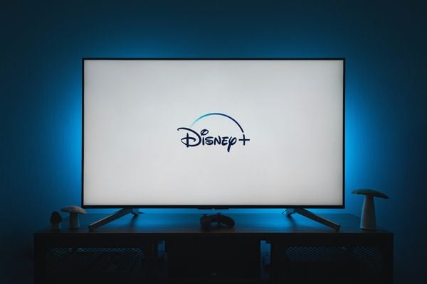 Streamingdiensten kosten geld, zelfs als je een abonnement hebt waarbij reclame wordt getoond. Bij Disney+ gaat dat mogelijk veranderen.