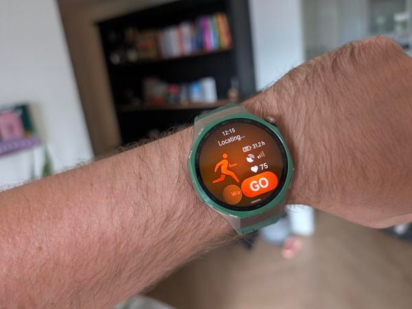 De Huawei Watch GT 7 Pro zit vol functies voor fanatieke buitensporters. Maar juist de accu maakt hem ook interessant voor mensen die vooral vergeten hun smartwatch op te laden. Job testte het horloge