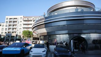 Elon Musk opent zijn eerste bizarre Tesla-restaurant