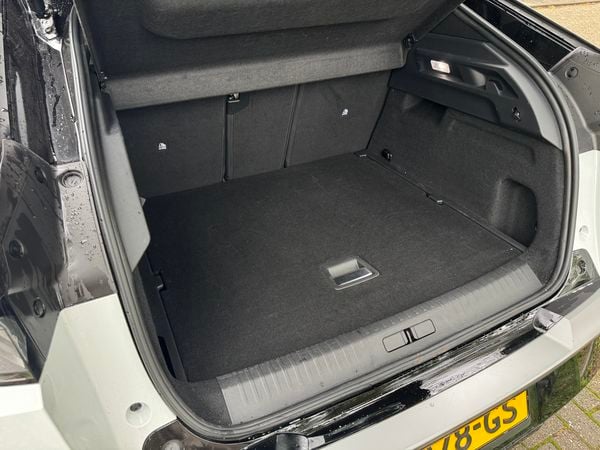 Review: de Peugeot E-3008 is niet goedkoop, maar wel bijzonder sexy
