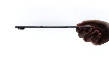 Samsung heeft de Galaxy Z TriFold officieel onthuld. Het is de eerste dubbel vouwbare smartphone die naar het westen komt.