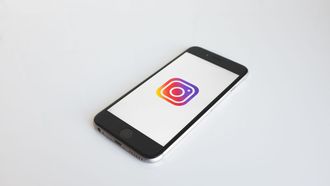 Instagram logo smartphone