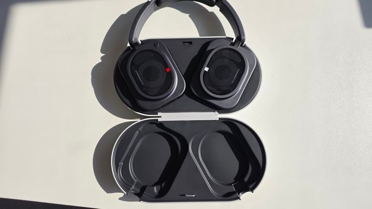 Het Londense Nothing haalt wisselvallige resultaten op hun smartphones, maar qua audio scoort het keer op keer. Weet het merk dat weer te doen met de nieuwe Headphone (1) Pro?