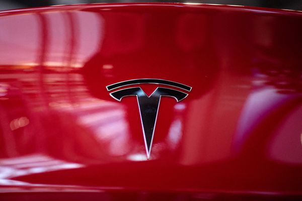 Tesla Model 3 logo