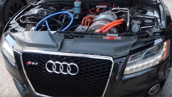 Audi S5 met Tesla Model S motor