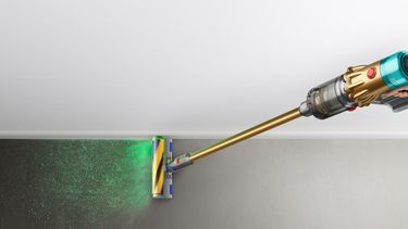 Bol is weer aan het stunten met een van de best ontvangen steelstofzuigers van Dyson. De alleskunner is nu maar liefst 200 euro goedkoper.