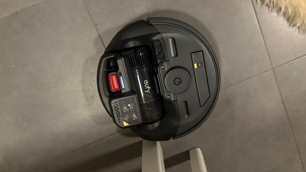 Deze Eufy stofzuiger is een robot- en steelstofzuiger in één (review)
