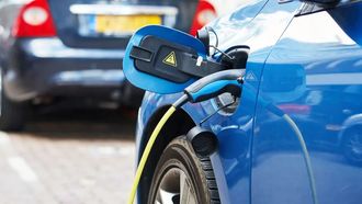 In de toekomst betaal je voor het opladen van je elektrische auto wellicht een AI-prijs. Het kan zijn dat je minder betaalt dan je buurman.