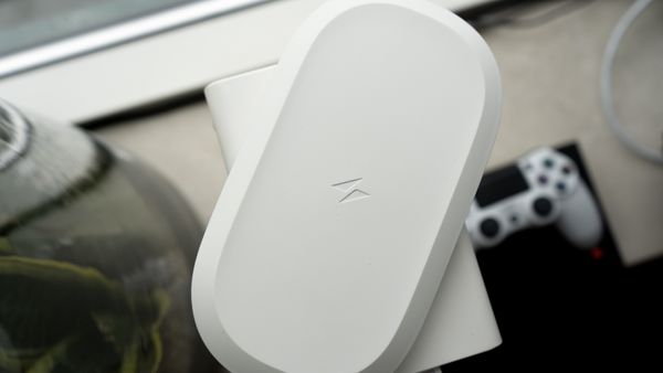 Ixpand Wireless Charger Sync