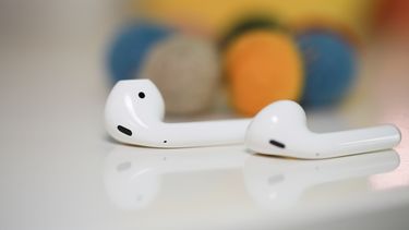AirPods 16x9