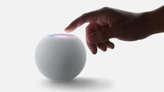Apple zou werken aan een HomePod met een scherm. Het nieuwe apparaat lijkt betaalbaar te gaan worden.