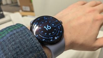 De Google Pixel Watch 4 is zonder twijfel de beste smart watch ooit om een paar goede redenen. Althans, voor Android-gebruikers.