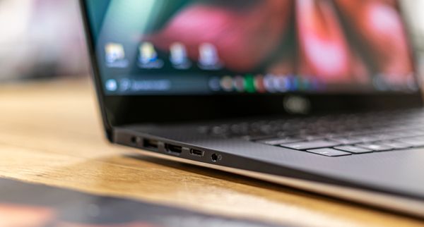 Dell XPS 15 review poorten