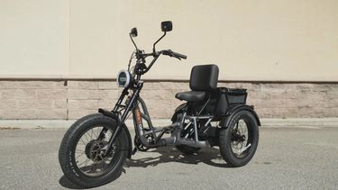 Vergeet de elektrische fiets: de bizarre e-trike is er nu