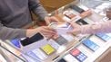 Het lijkt erop dat de smartphonemarkt dit jaar aanzienlijk gaat krimpen. Tegelijkertijd pakken Apple en Samsung juist een groter marktaandeel dan voorgaande jaren.