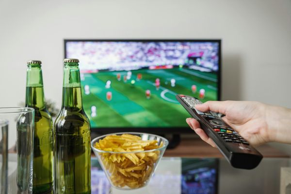 De grote fout die je niet wil maken tijdens voetbal op je smart-tv