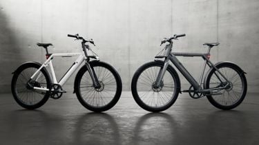 Het Britse Raileigh heeft een nieuwe elektrische fiets onthuld. Naast een VanMoof-DNA komt er ook een optioneel abonnement bij kijken.