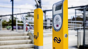 Je ov-chipkaart wordt waardeloos: dit is de opvolger