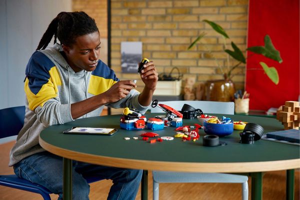 De Lego Mario Kart-set voor volwassenen is pas sinds een maandje beschikbaar, maar kan nu al voor een heerlijk lage prijs gekocht worden.