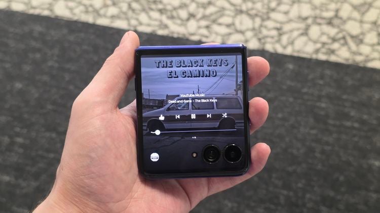 De Motorola Razr 70 Ultra maakt helaas minder groter sprongen dan zijn voorganger, maar blijft wel op hetzelfde prijskaartje. Is dat genoeg om een aankoop te verantwoorden?