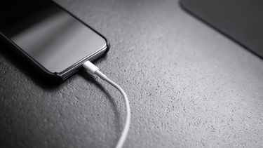 Kan je smartphone net zoals piepers zomaar ontploffen door hackers?