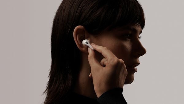 Apple AirPods Pro noise-cancelling