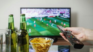 Optimaal genieten van voetbal op je smart-tv doe je zo