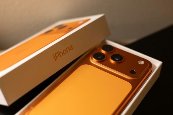 De iPhone 18 lijkt minder werkgeheugen te gaan krijgen dan eerst het plan was. Door grote vraag naar geheugen zou Apple besloten hebben eerdere plannen terug te schroeven.