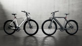 Het Britse Raileigh heeft een nieuwe elektrische fiets onthuld. Naast een VanMoof-DNA komt er ook een optioneel abonnement bij kijken.