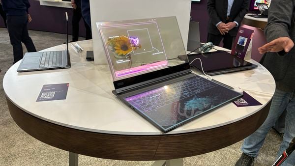 Lenovo maakt sci-fi realiteit met absurde doorzichtige laptop