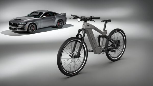 Van Mustang tot McLaren: deze automerken hebben elektrische fietsen