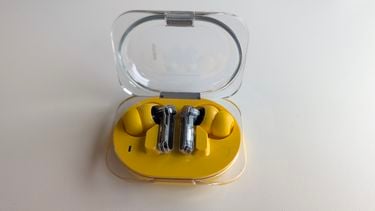 Nothing maakt twijfelachtige keuzes voor smartphones, maar voor audio zijn ze akelig goed bezig. Weten ze hunzelf opnieuw te bewijzen met de goedkopere Ear (3a)?